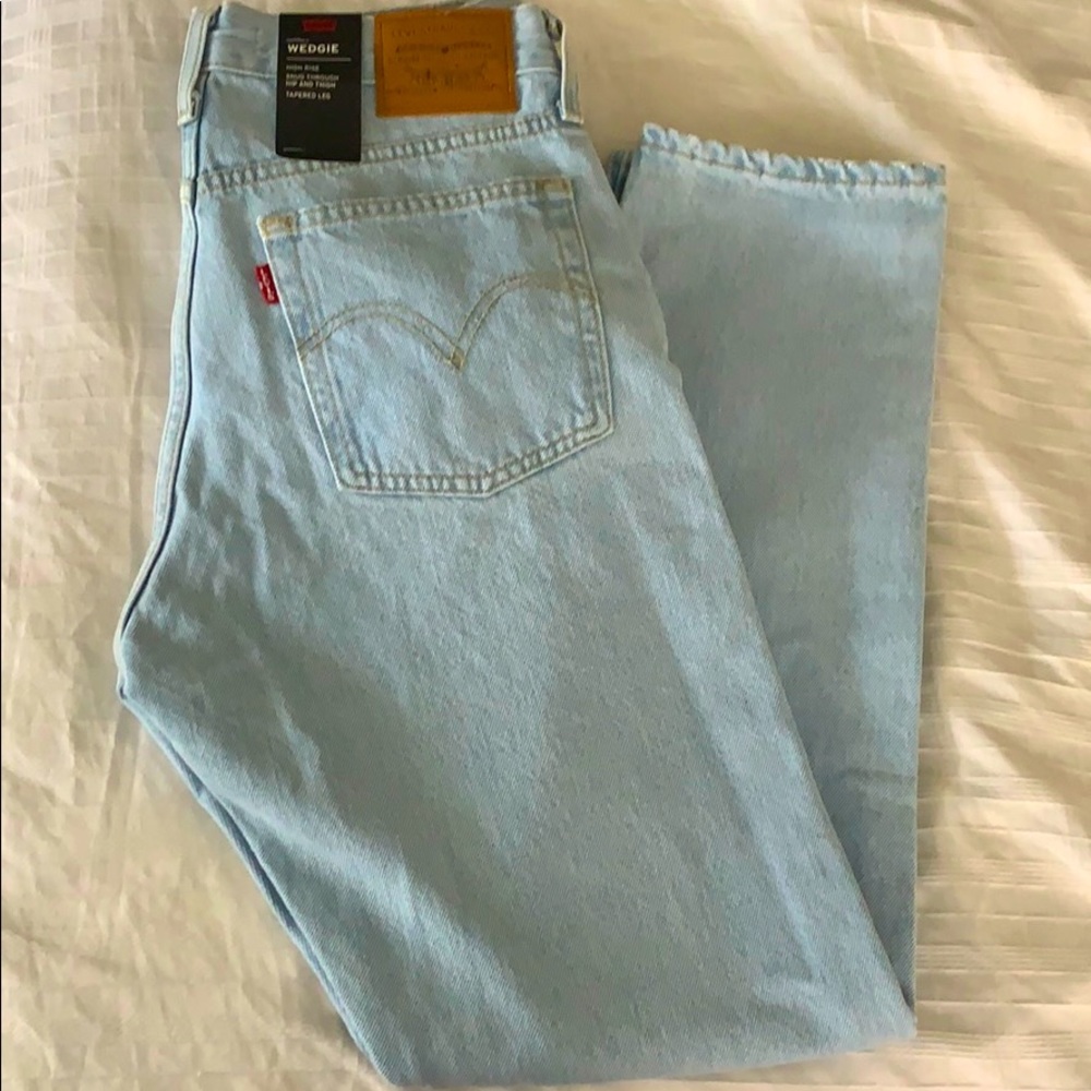 Levi’s Wedgie Icon jeans